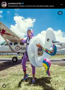 Juanpa Zurita en disfraz de unicornio para saltar en paracaídas