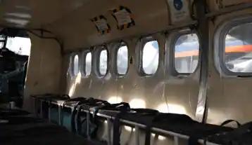 Interior de un avión para practicar el deporte aéreo